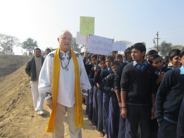 Patrick leads march for preserving the Ganges and  the Planet.  5000 children participated